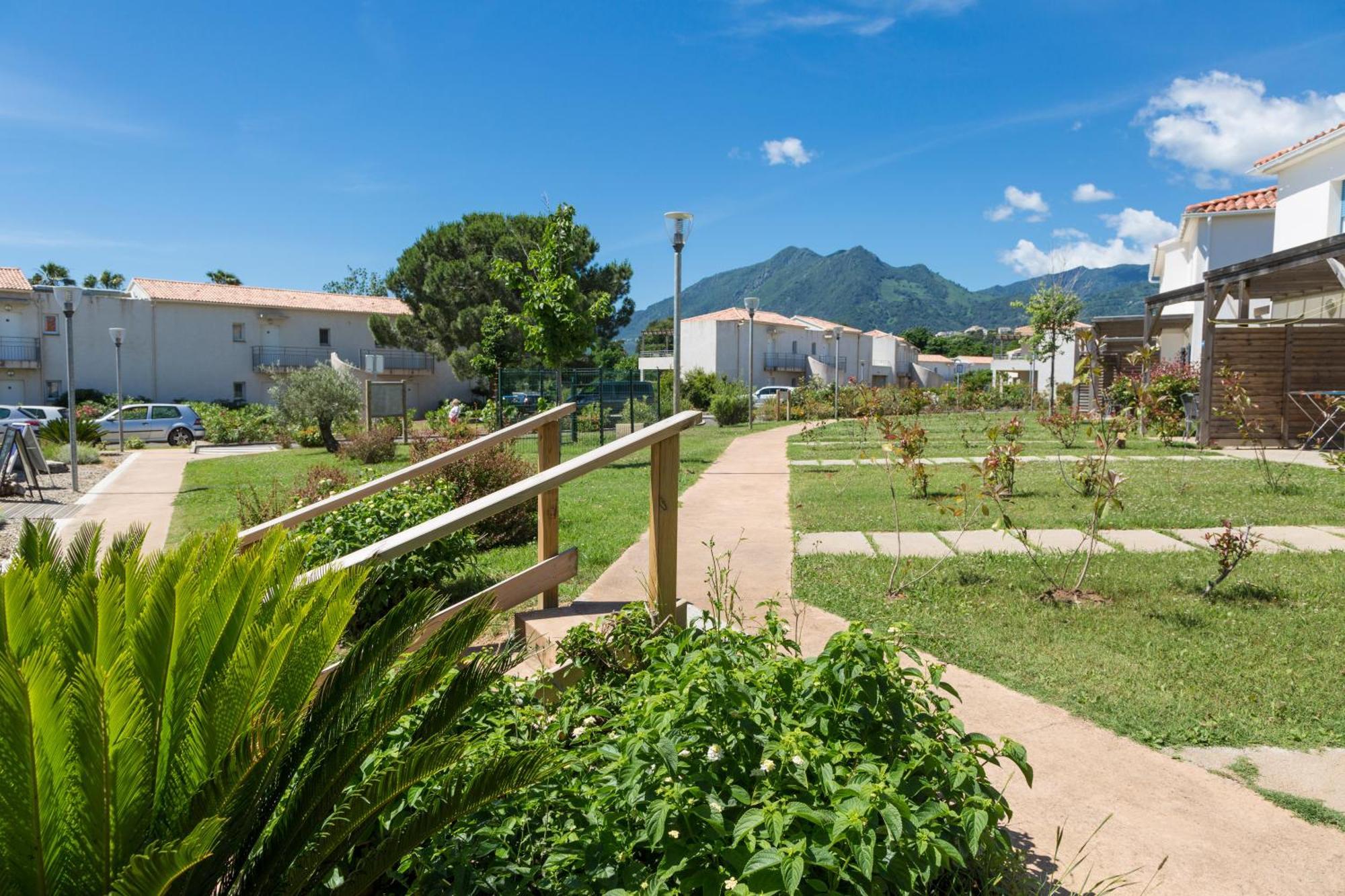 Residence Odalys Acqua Bella Poggio Mezzana Екстериор снимка
